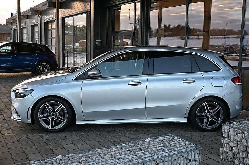 Gebraucht Mercedes B200 AMG line 150 PS (110 kW) 2020 Silber Van / Kleinbus