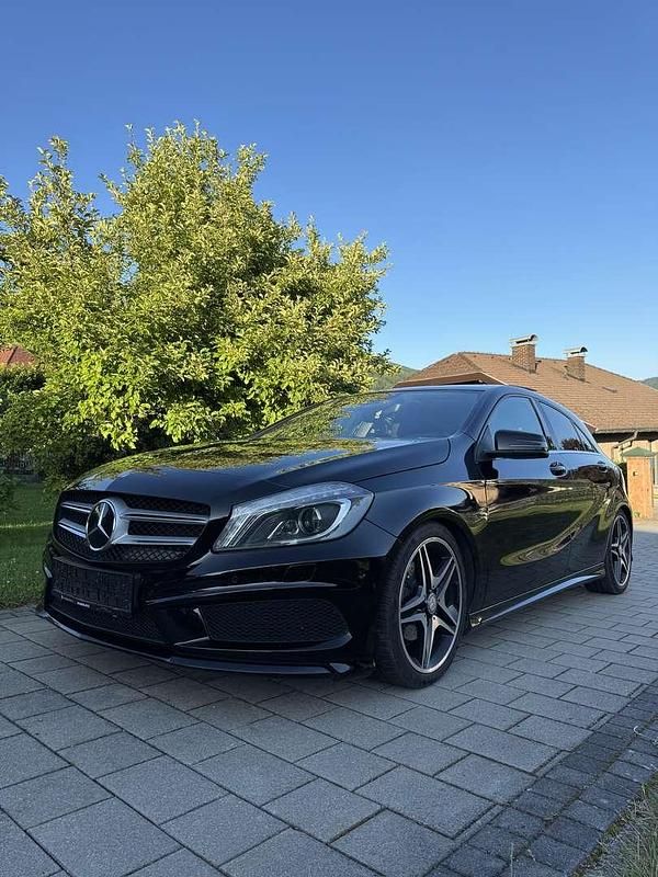 Gebraucht 2013 Mercedes A180 AMG line Limousine | € 14.900 (Teuer) - Bild 1/4