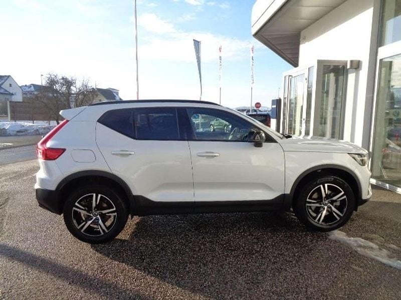 Gebraucht Volvo XC40 Plus 163 PS (119 kW) 2025 Weiß SUV