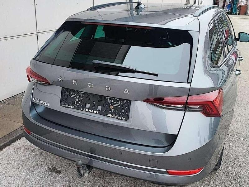 Gebraucht Skoda Octavia Ambition 150 PS (110 kW) 2022 Grau Kombi