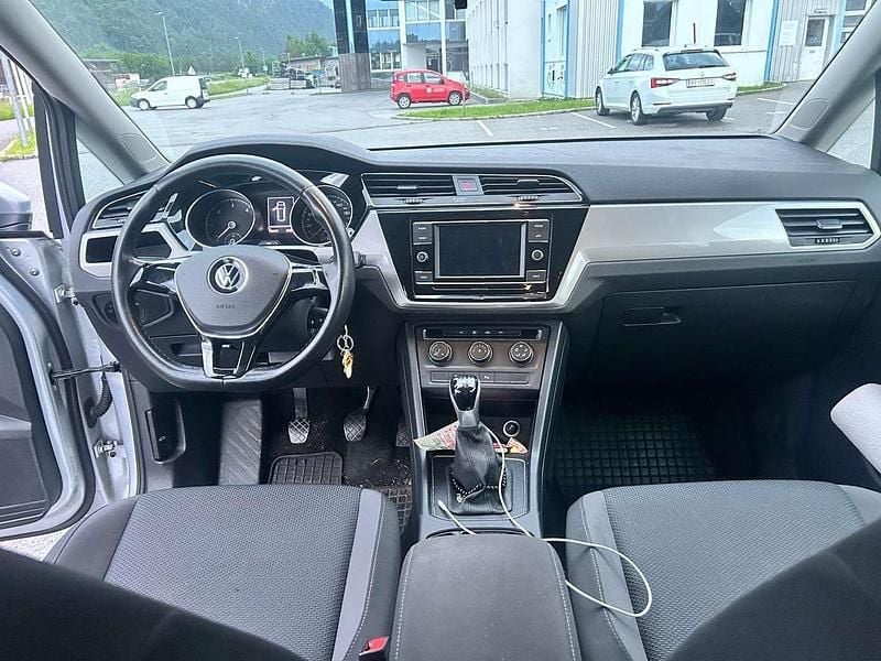 Gebraucht VW Touran 122 PS (89 kW) 2021 Van / Kleinbus