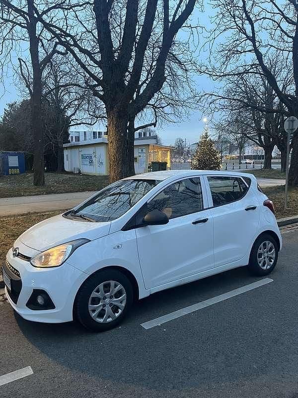 Gebraucht Hyundai i10 Comfort 87 PS (63 kW) 2015 Kleinwagen