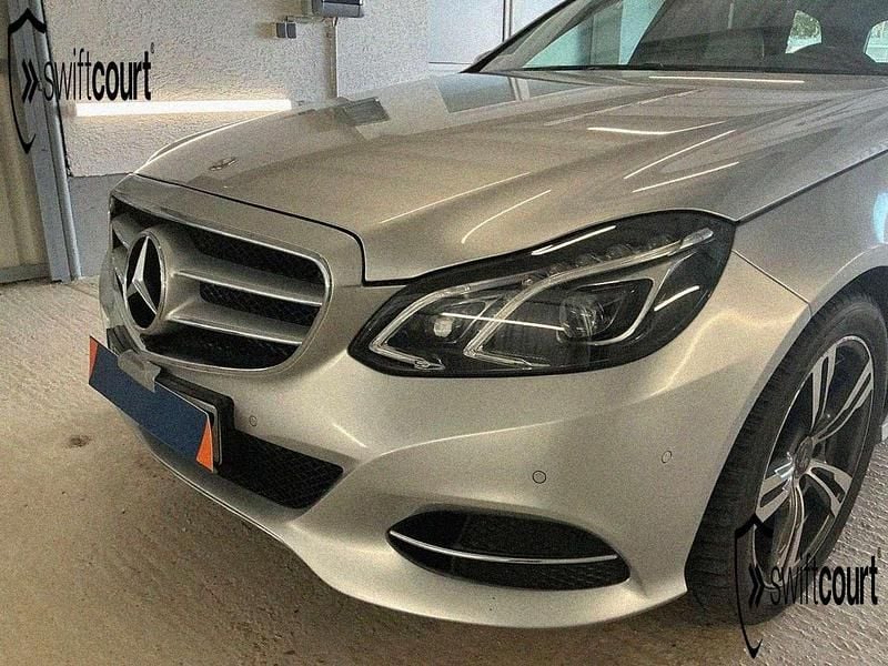 Grau Gebraucht 2016 Mercedes E300 Edition Kombi | € 20.891 - Bild 1/4