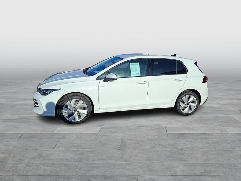 Neu VW Golf VIII 115 PS (84 kW) 2026 Weiss  normal