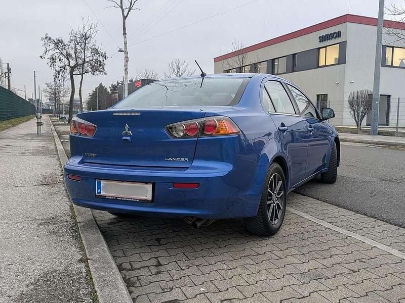 Gebraucht Mitsubishi Lancer Edition 117 PS (86 kW) 2017 Blau Limousine