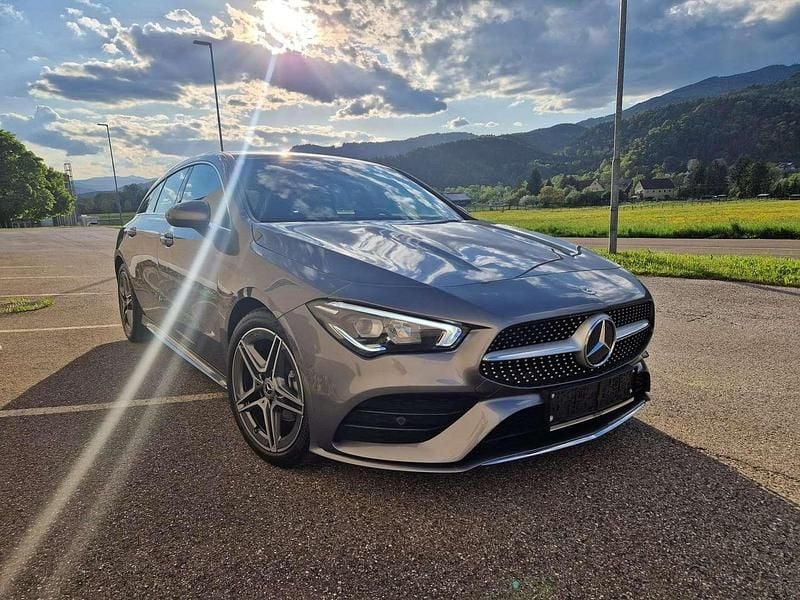 Grau Gebraucht 2022 Mercedes CLA180 Shooting Brake AMG line Kombi | € 28.900 (Guter Preis) - Bild 1/4