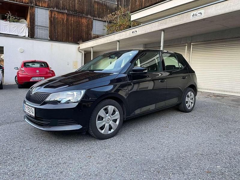 Schwarz Gebraucht 2016 Skoda Fabia Active Limousine | € 8.200 (Fairer Preis) - Bild 1/4