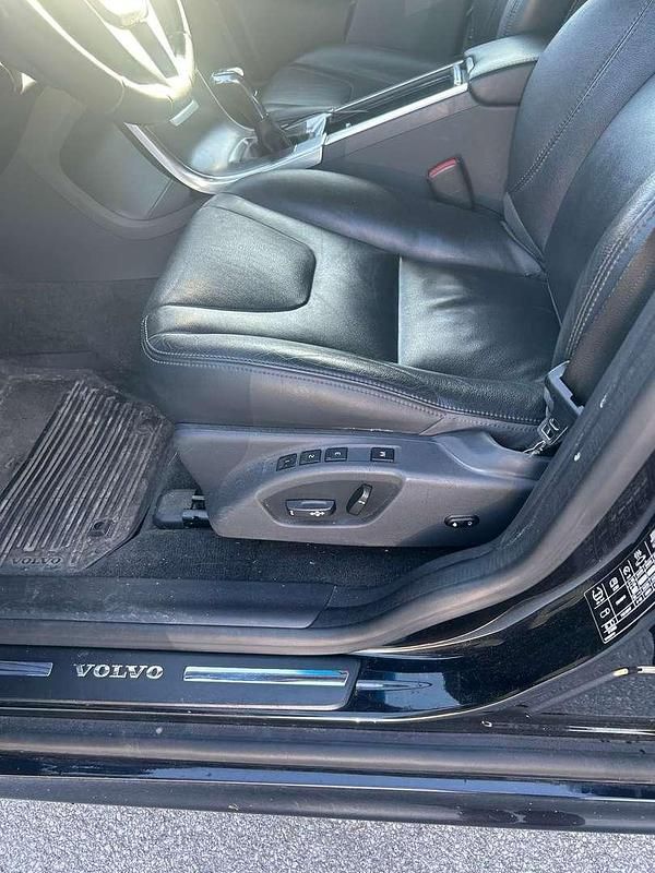 Gebraucht Volvo XC60 Kinetic 181 PS (133 kW) 2015 SUV