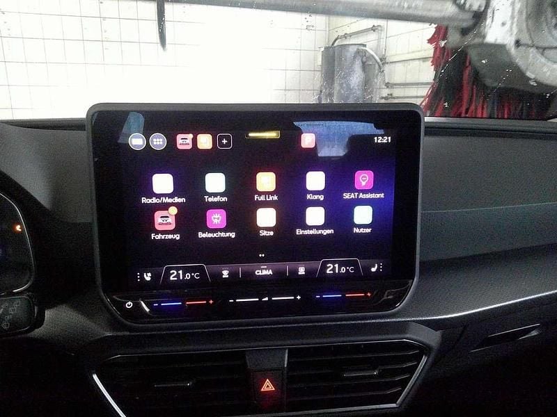 Weiß Neu 2025 Seat Leon Style Limousine | € 22.650 (Guter Preis) - Bild 1/3