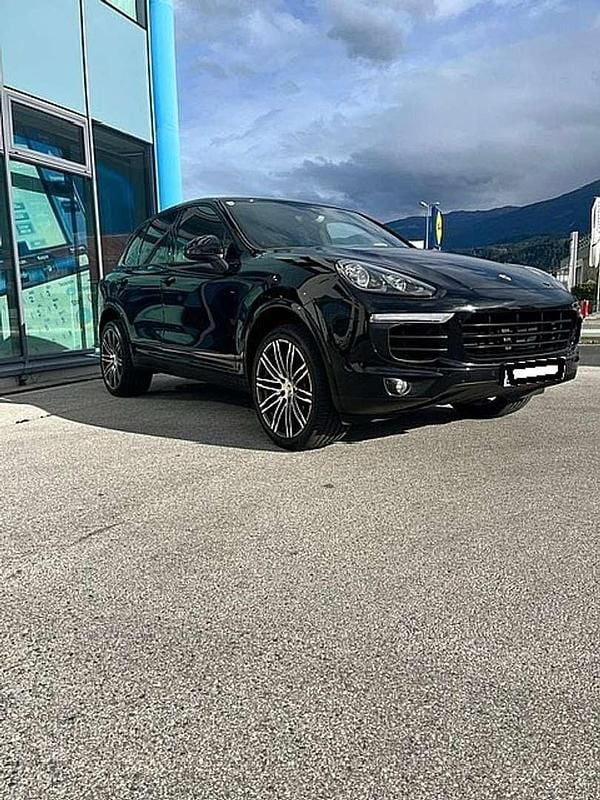 Schwarz Gebraucht 2016 Porsche Cayenne Platinum Edition SUV | € 37.900 (Etwas zu teuer) - Bild 1/4