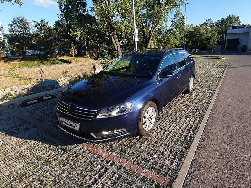 Gebraucht VW Passat 105 PS (77 kW) 2012 Blau Kombi
