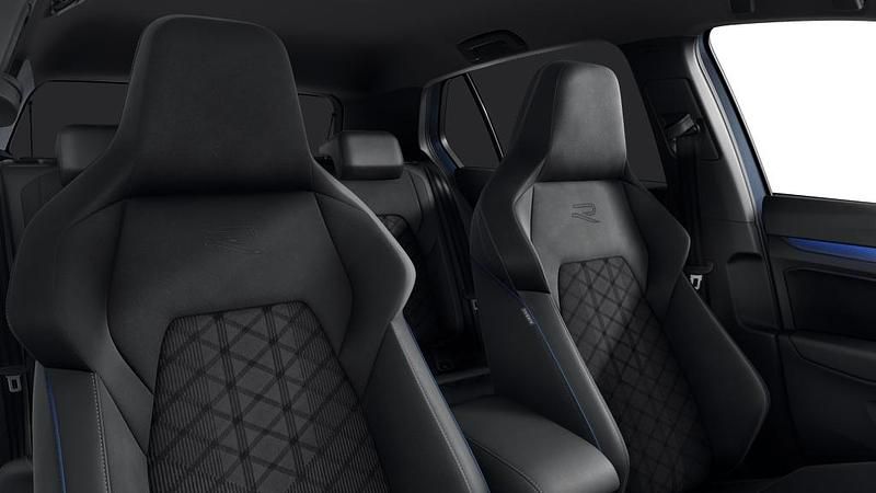 Neu VW Golf VIII Sport 115 PS (84 kW) 2026 Mittelblau  normal