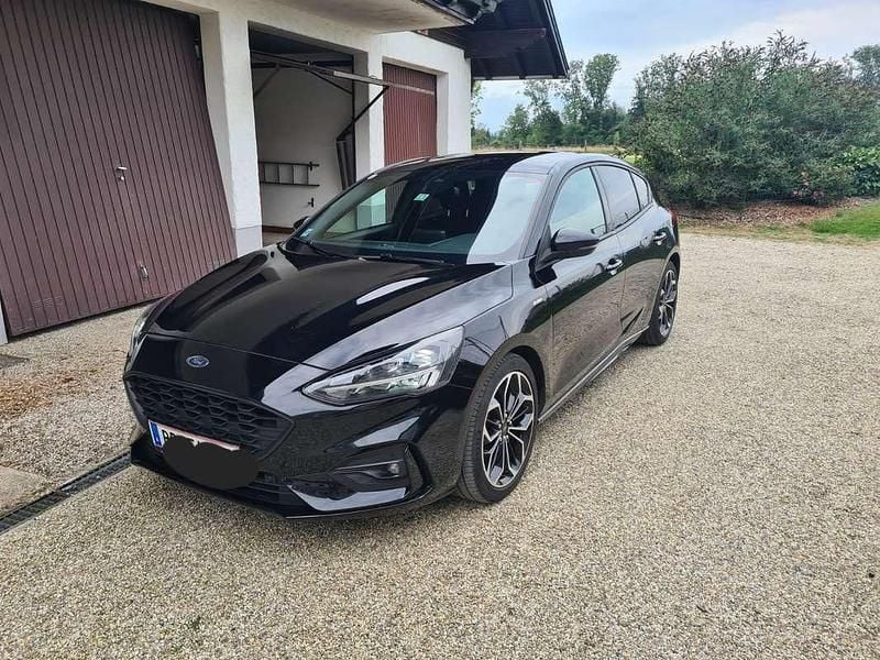 Gebraucht Ford Focus ST-Line X 125 PS (91 kW) 2021 Schwarz Limousine