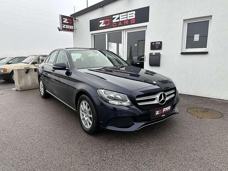 Blau Gebraucht 2016 Mercedes C180 Avantgarde Limousine | € 17.990 (Fairer Preis) - Bild 1/4