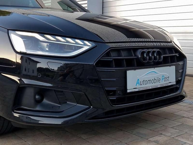 Gebraucht Audi A4 163 PS (119 kW) 2022 Schwarz Kombi