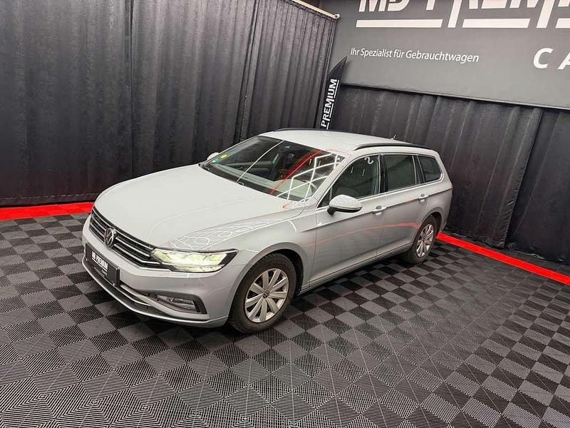 Gebraucht VW Passat Business 122 PS (89 kW) 2022 Grau Kombi