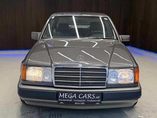 Gebraucht Mercedes E300 220 PS (161 kW) 1990 Grau Limousine