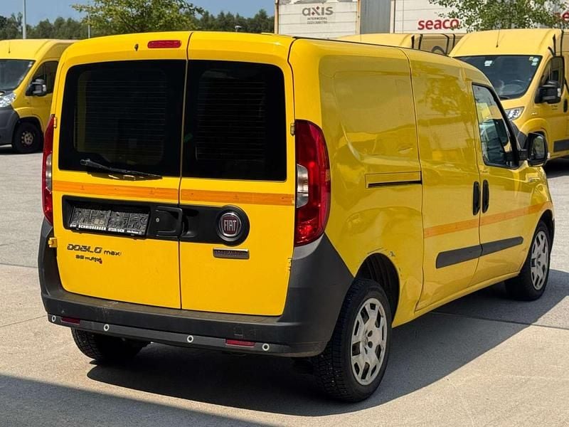 Gebraucht Fiat Doblò Basis 95 PS (69 kW) 2017 Gelb Van / Kleinbus