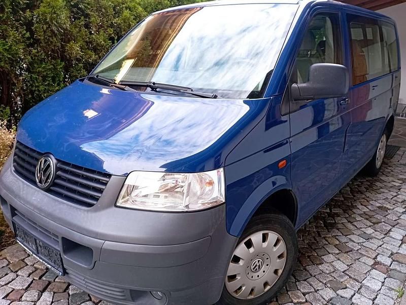 Blau Gebraucht 2004 VW Caravelle Van / Kleinbus | € 4.700 - Bild 1/4