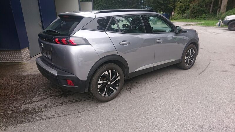 Gebraucht Peugeot e-2008 Allure 57 kW (78 PS) 2020 SUV