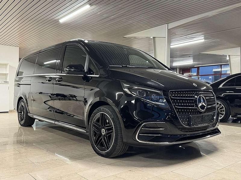 Schwarz Gebraucht 2024 Mercedes 300 Avantgarde Kombi | € 109.990 - Bild 1/4