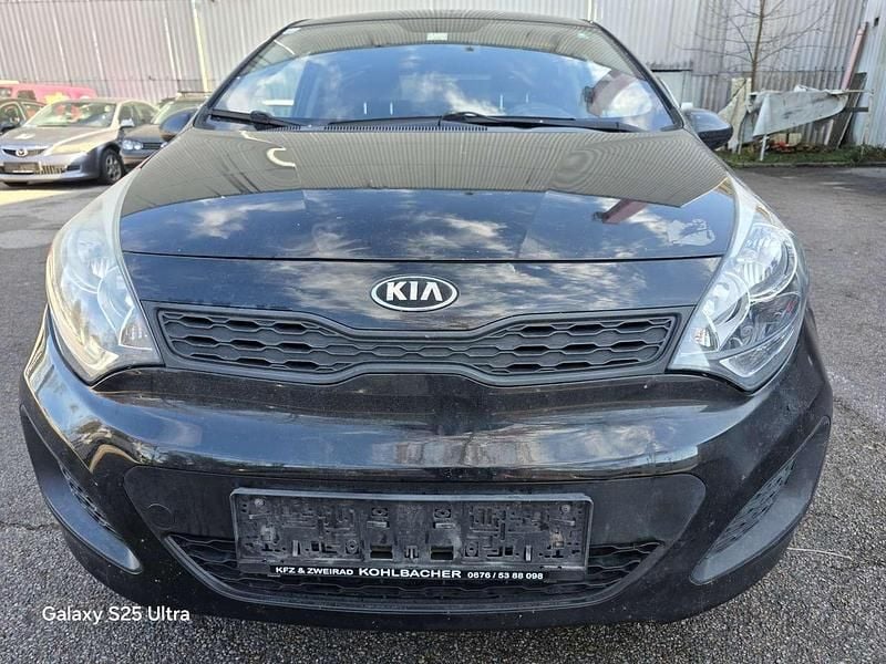 Schwarz Gebraucht 2010 Kia Rio Spirit Limousine | € 2.799 - Bild 1/4