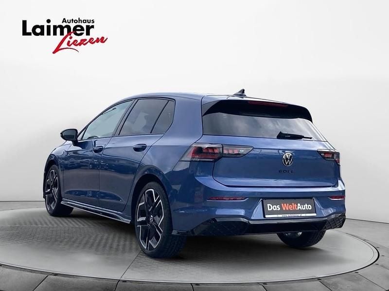 Neu VW Golf VIII Sport 115 PS (84 kW) 2026 Mittelblau  normal
