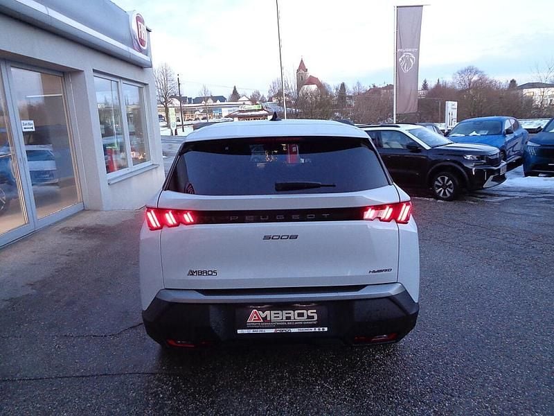 Gebraucht Peugeot 5008 136 PS (100 kW) 2025 Weiß SUV