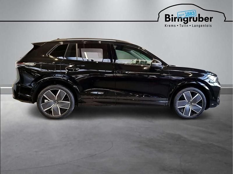 Neu VW Tiguan Sport 150 PS (110 kW) 2025 Schwarz  metallic SUV