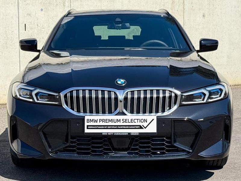 Gebraucht BMW 320 M Sport 190 PS (139 kW) 2025 Saphirschwarz Kombi