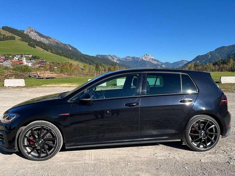 Gebraucht VW Golf VII GTI 230 PS (169 kW) 2018 Schwarz Limousine