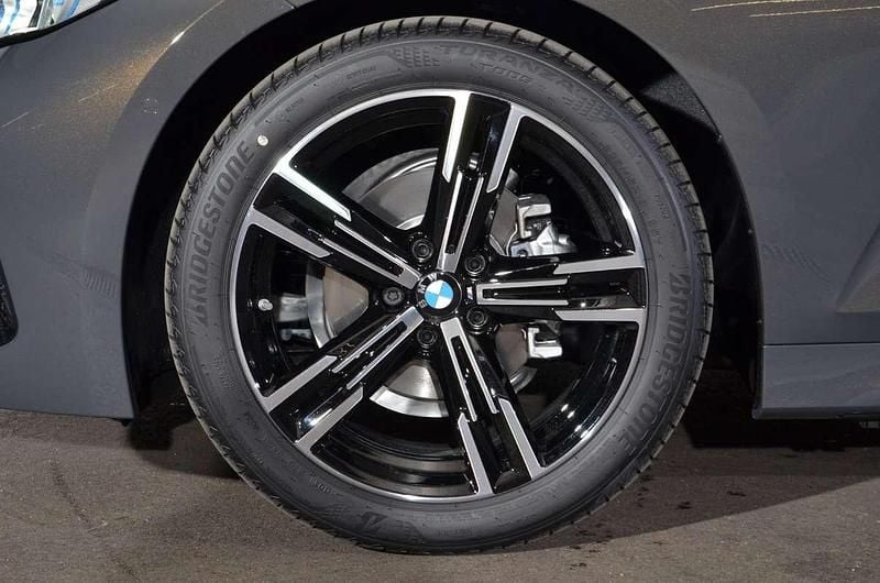 Gebraucht BMW 318 150 PS (110 kW) 2025 Grau Kombi