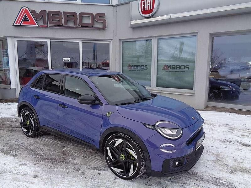 Gebraucht Abarth 600e Scorpionissima 205 kW (280 PS) 2025 Violett SUV