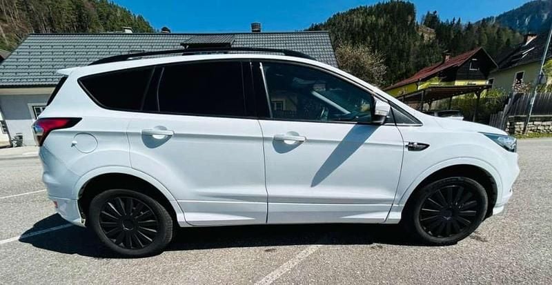 Gebraucht Ford Kuga ST-Line 120 PS (88 kW) 2019 Weiß SUV