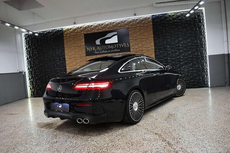 Gebraucht Mercedes E220 AMG 194 PS (142 kW) 2017 Grün Coupé