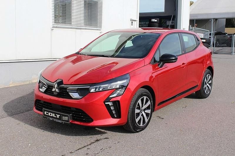 Neu Mitsubishi Colt Invite 91 PS (66 kW) 2025 Rot Limousine