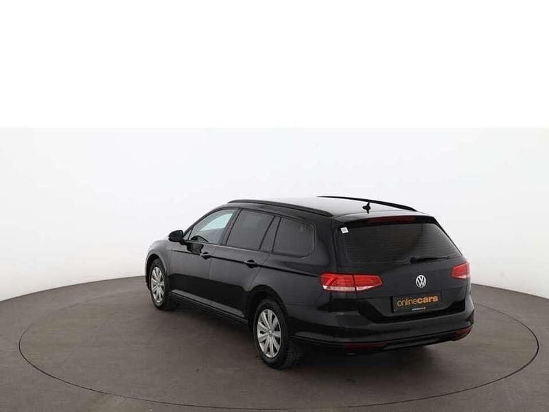 Gebraucht VW Passat Trendline 150 PS (110 kW) 2016 Schwarz Kombi