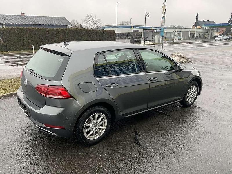 Gebraucht VW Golf VIII R 86 PS (63 kW) 2020 Grau Limousine