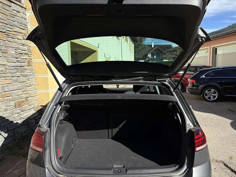 Gebraucht VW Golf VII 116 PS (85 kW) 2019 Limousine