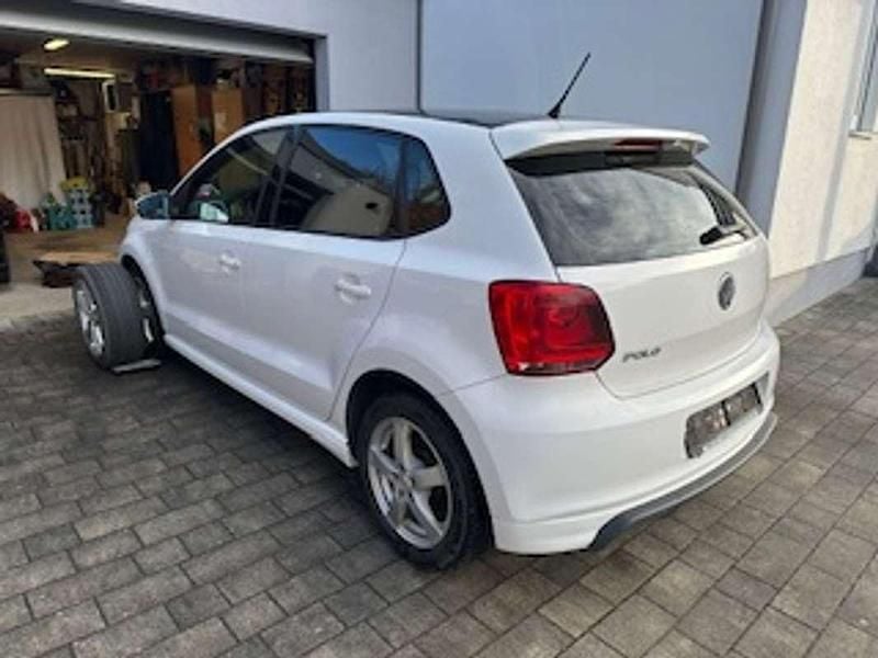 Gebraucht VW Polo 60 PS (44 kW) 2012 Weiß Kleinwagen