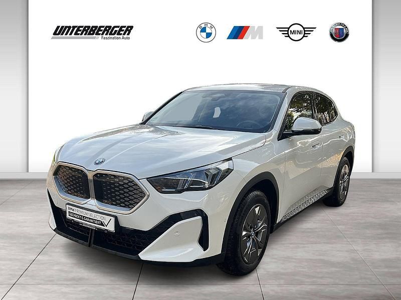 Weiß Gebraucht 2024 BMW iX2 SUV | € 36.680 - Bild 1/4