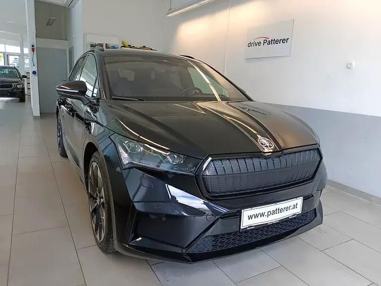 Schwarz metallicperleffektno Gebraucht 2023 Skoda Enyaq iV SportLine SUV | € 39.490 (Teuer) - Bild 1/4