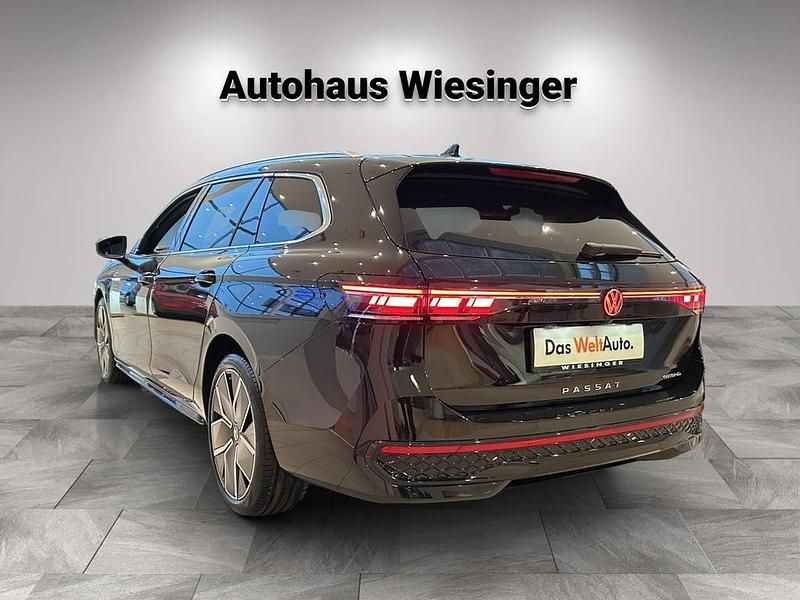 Neu VW Passat Sport 204 PS (150 kW) 2026 Schwarz  metallic Kombi