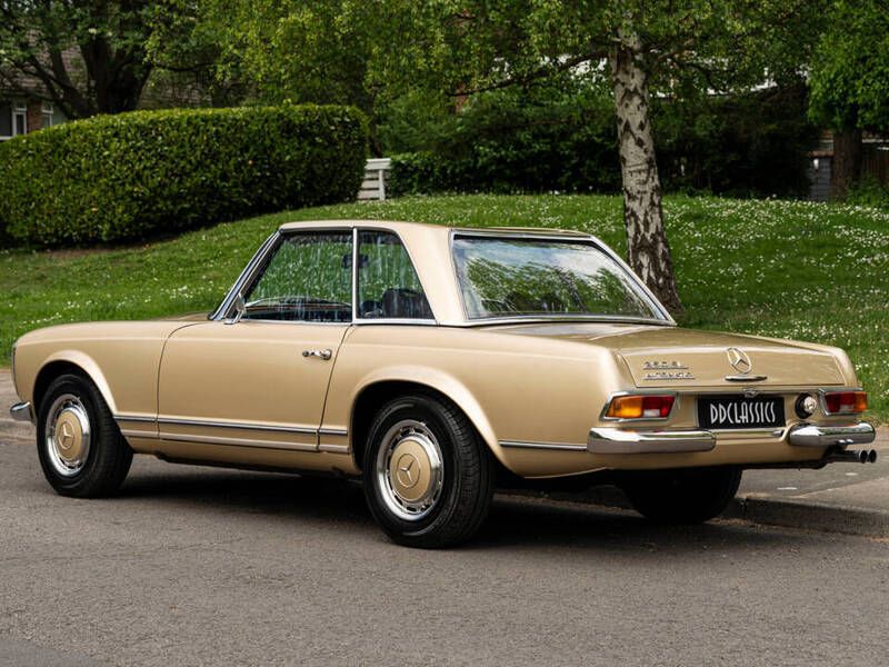 Gebraucht Mercedes 250 150 PS (110 kW) 1967 Gold Cabrio