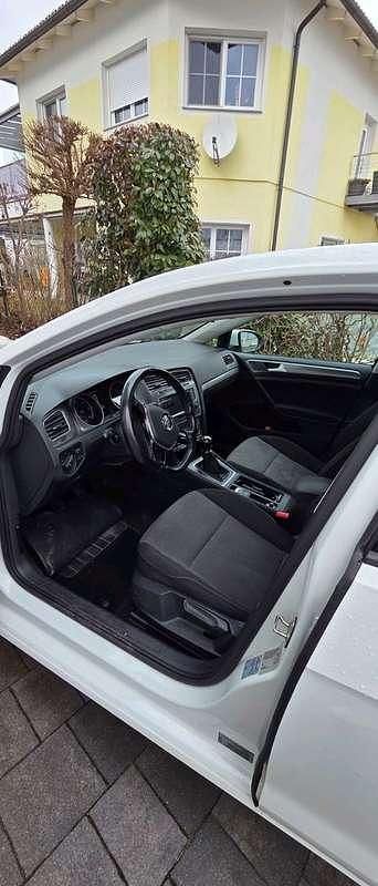 Gebraucht VW Golf VII 105 PS (77 kW) 2015 Weiß Limousine