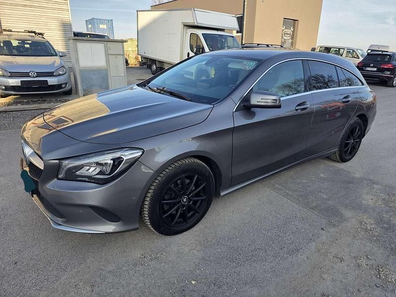 Gebraucht Mercedes CLA200 Shooting Brake 136 PS (100 kW) 2017 Kombi