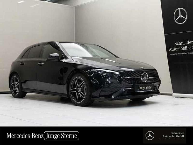 Schwarz Gebraucht 2023 Mercedes A180 Night Limousine | € 37.900 (Teuer) - Bild 1/3