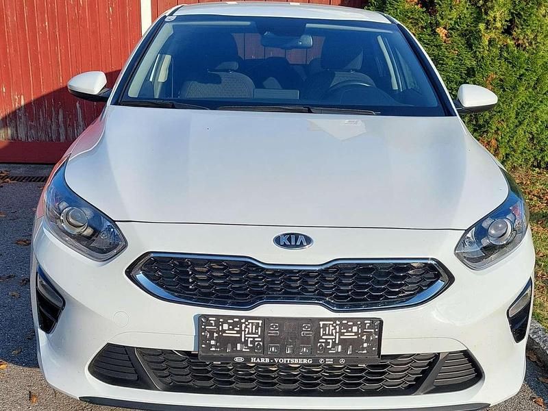 Gebraucht Kia Ceed Silver 140 PS (102 kW) 2020 Kleinwagen