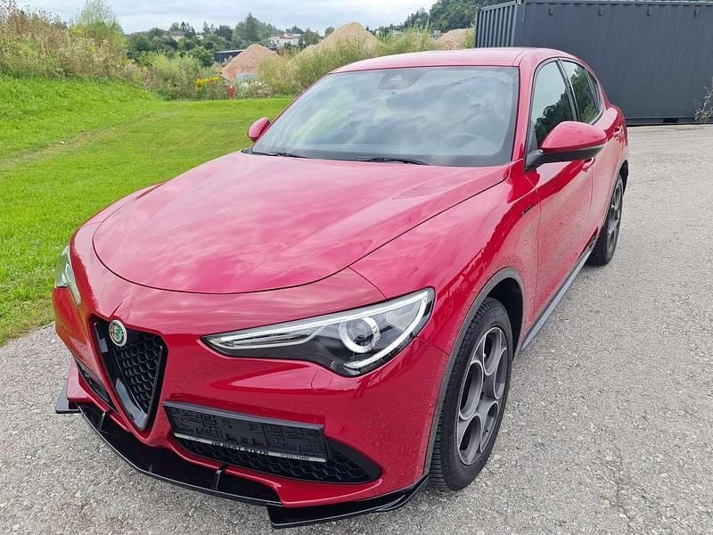 Rot Gebraucht 2022 Alfa Romeo Stelvio Ti SUV | € 37.900 (Guter Preis) - Bild 1/4