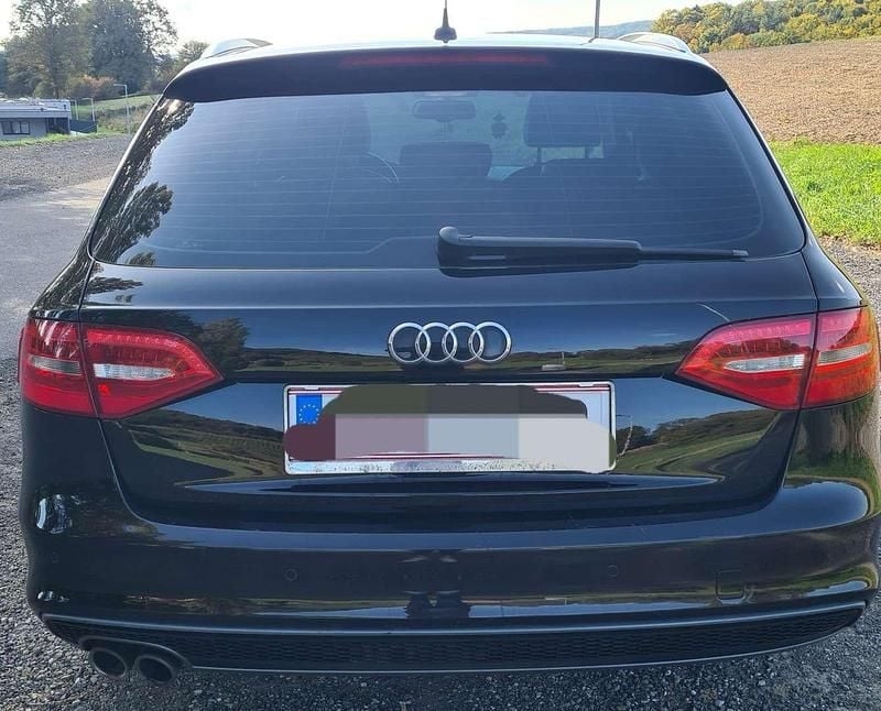 Gebraucht Audi A4 122 PS (89 kW) 2015 Schwarz Kombi